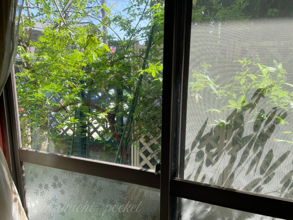 ガラスフィルムを貼る前の画像。貼る前と後の比較するために添付