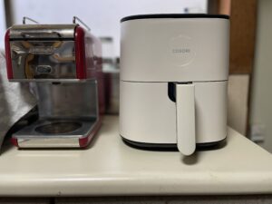 エアフライヤーを実際に置いたキッチンの画像